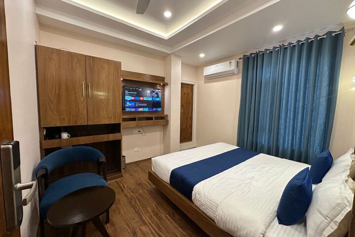 Room 4 of 38