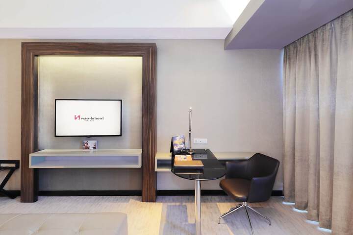 Room 10 of 53
