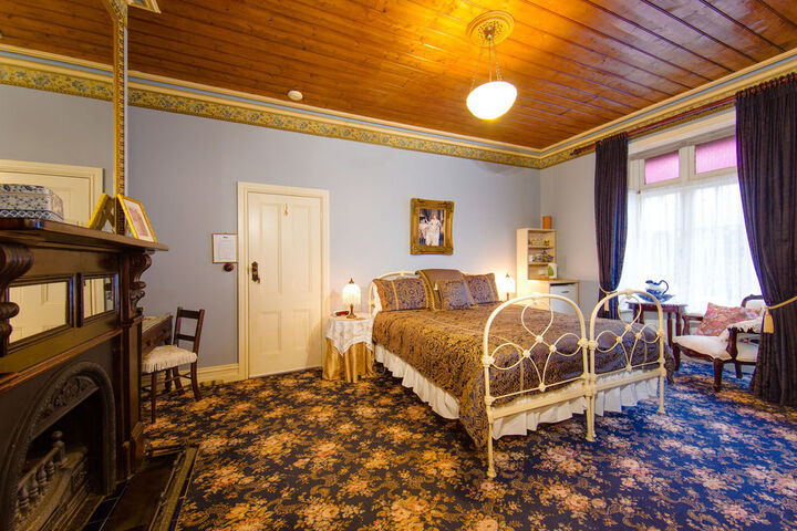 Room 15 of 25