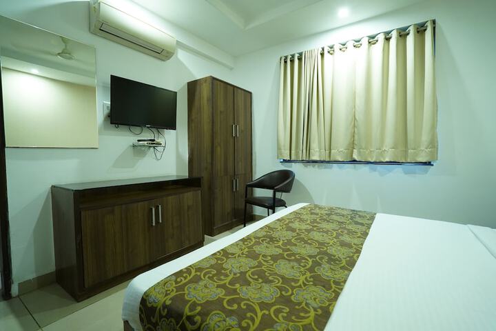 Room 10 of 53
