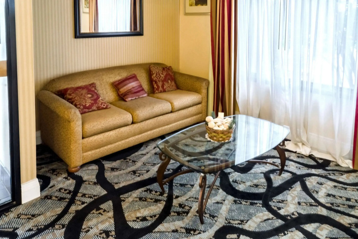 Room 4 of 17