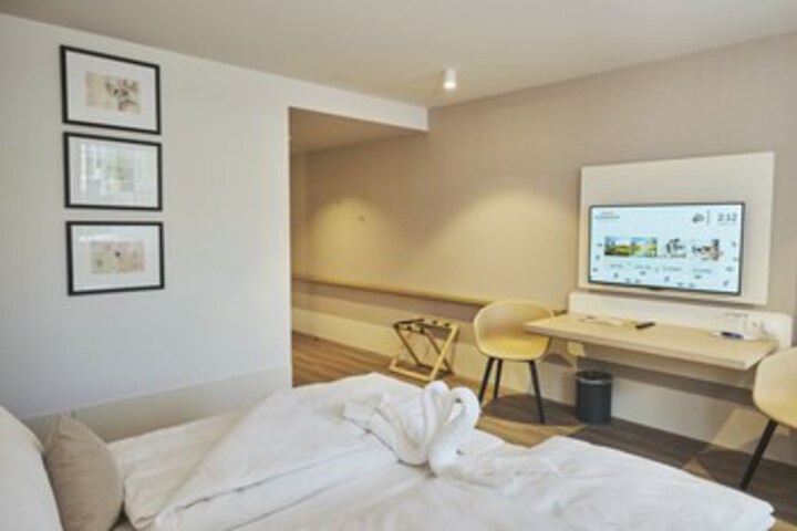 Room 16 of 29