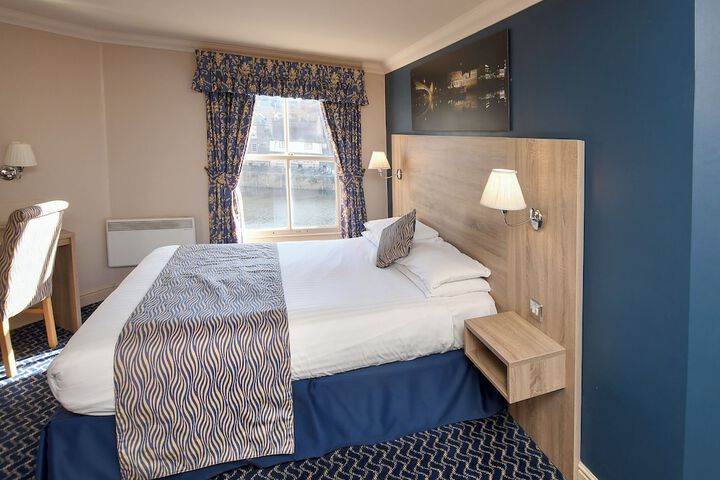Room 73 of 216