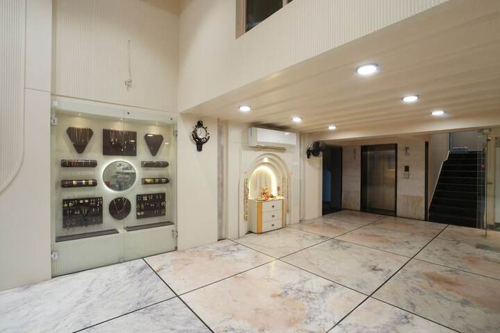 Hotel 2 of 64
