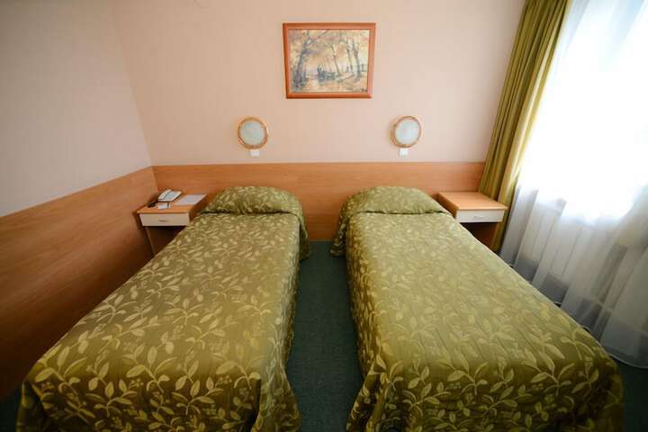 Room 9 of 42