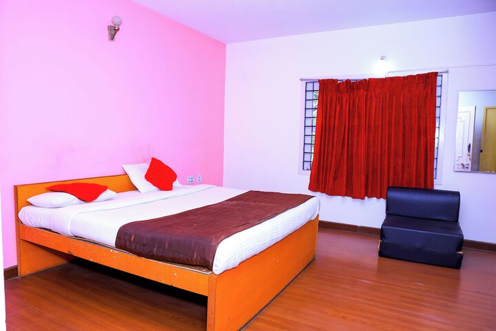 Room 6 of 26