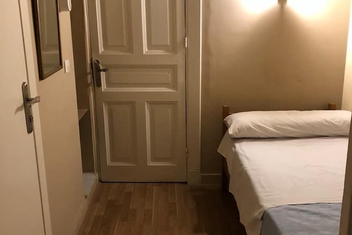 Room 5 of 36