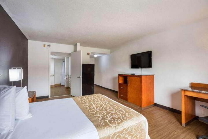 2 Double Beds (14 of 17)
