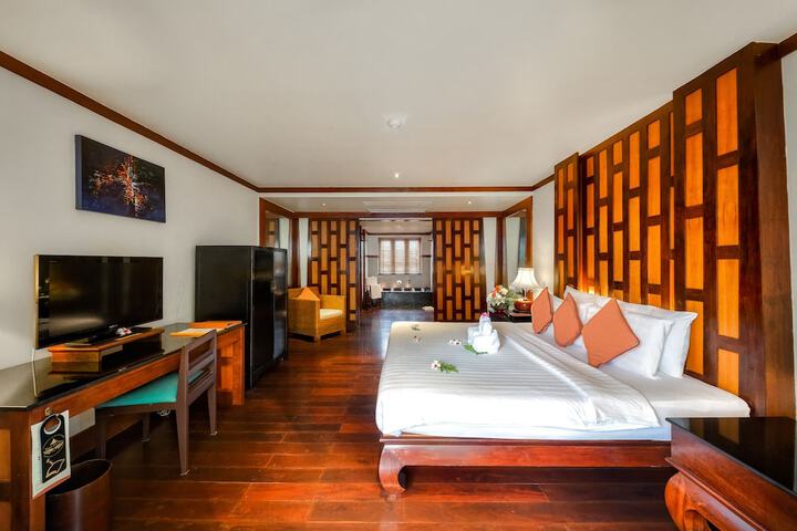 Room 27 of 48