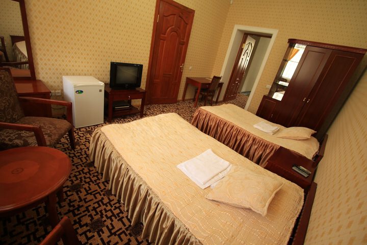 Room 8 of 11