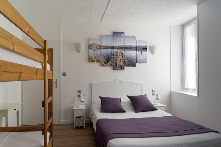 Room 27 of 62