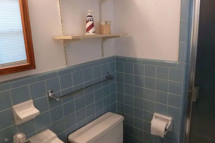 Room 6 of 11