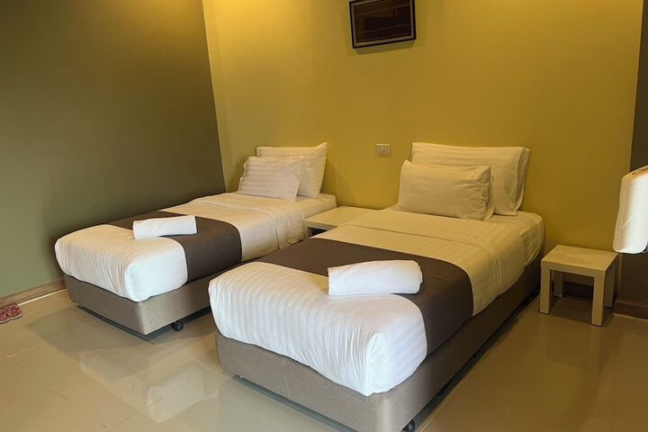 Room 6 of 19
