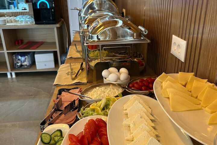 Breakfast/Coffee Service 86 of 120