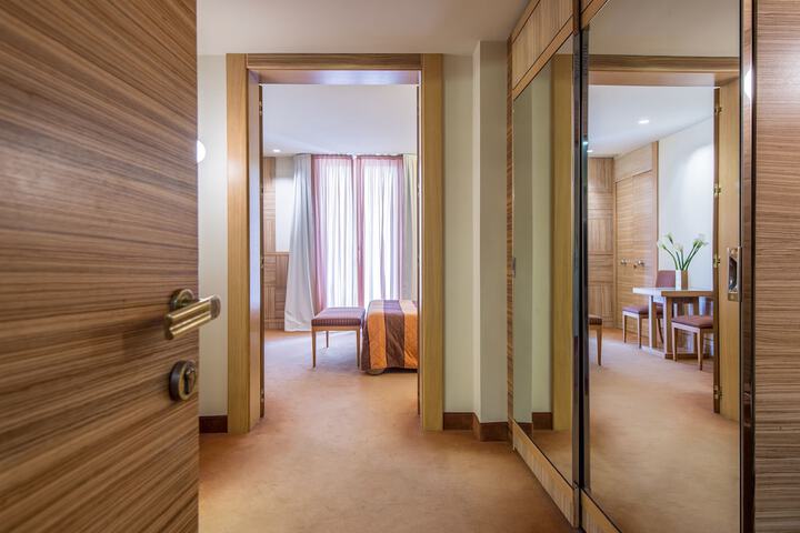 Room 8 of 71