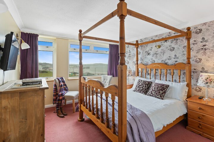 Room 8 of 24
