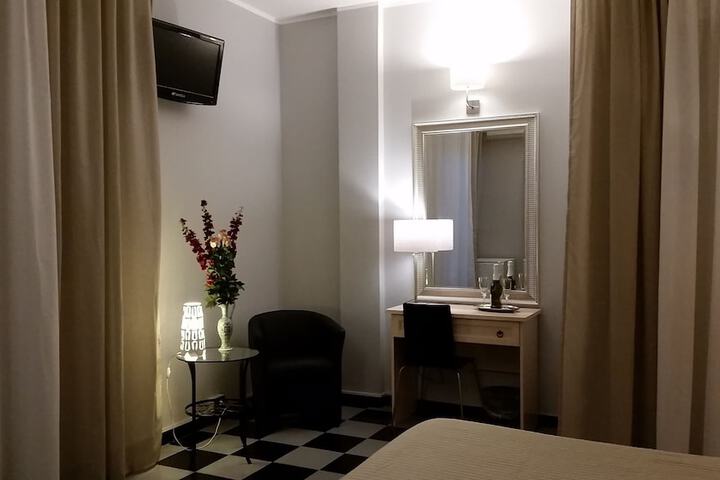 Room 6 of 56