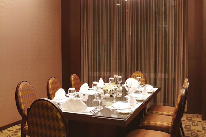 Ballroom/Hall 47 of 54