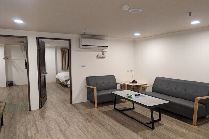Room 37 of 73