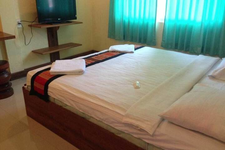 Room 4 of 17