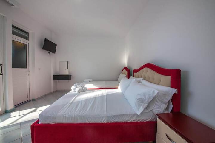 Room 2 of 74