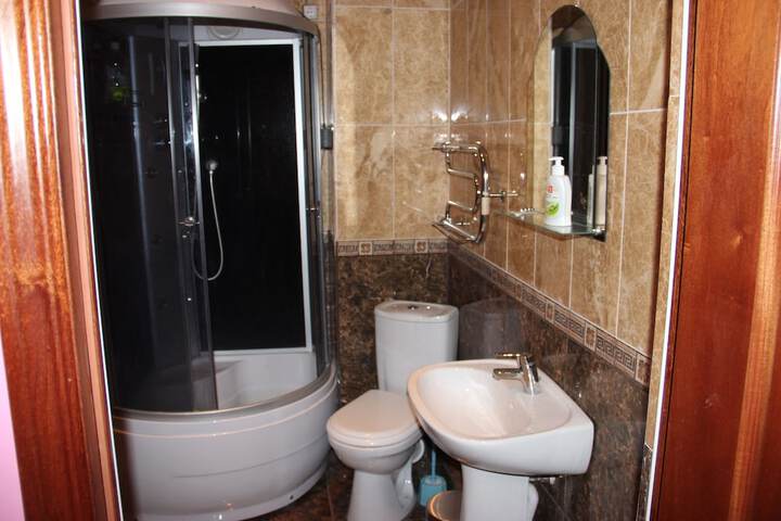 Room 8 of 24
