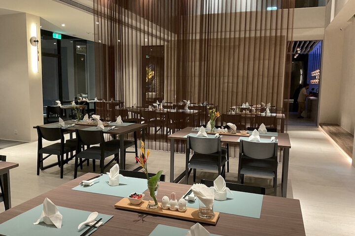 Dining 55 of 63