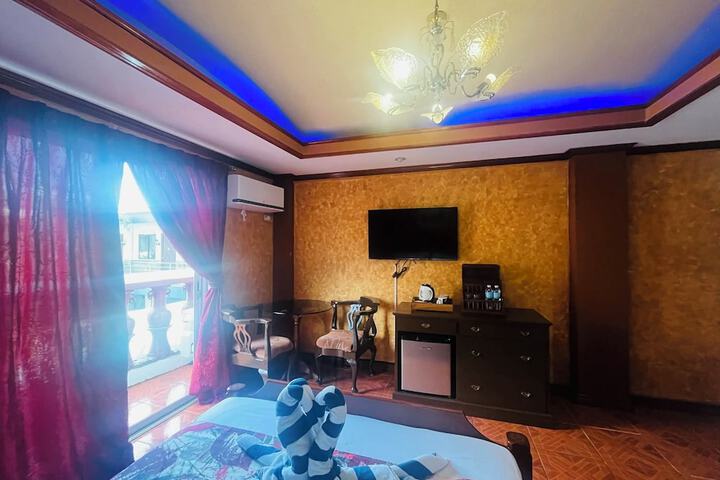 Room 12 of 40
