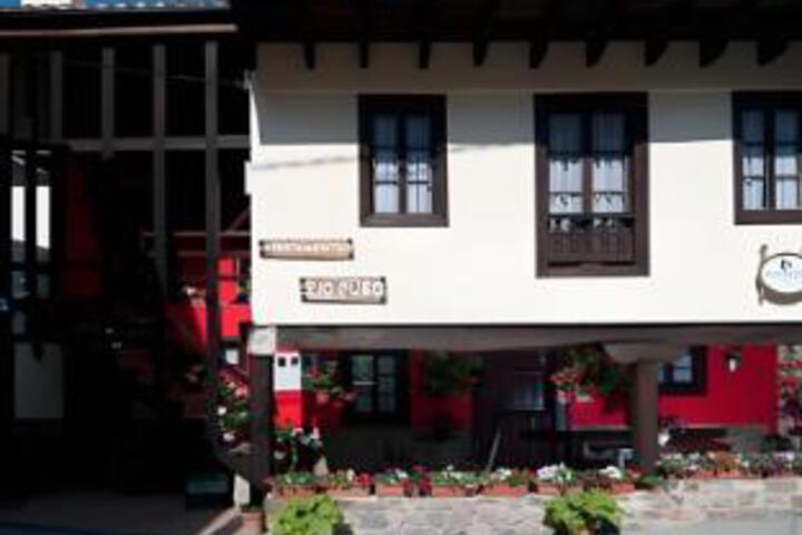 Hotel 4 of 10
