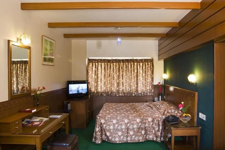 Room 18 of 28