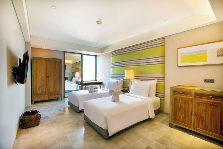 Room 14 of 33