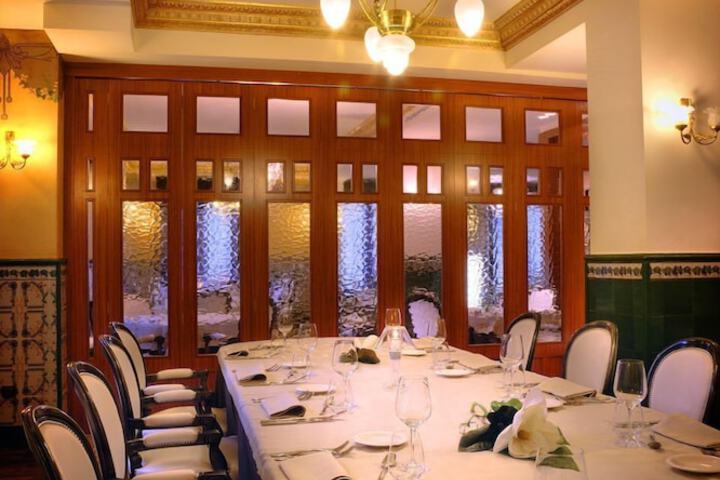Dining 43 of 55