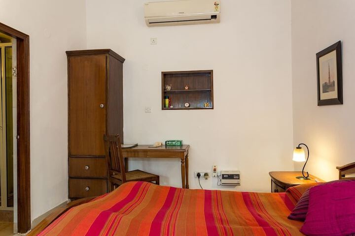 Room 13 of 25