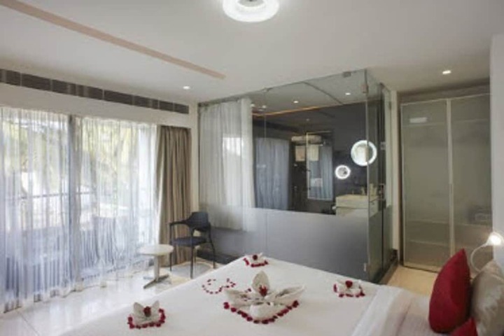 Room 9 of 90