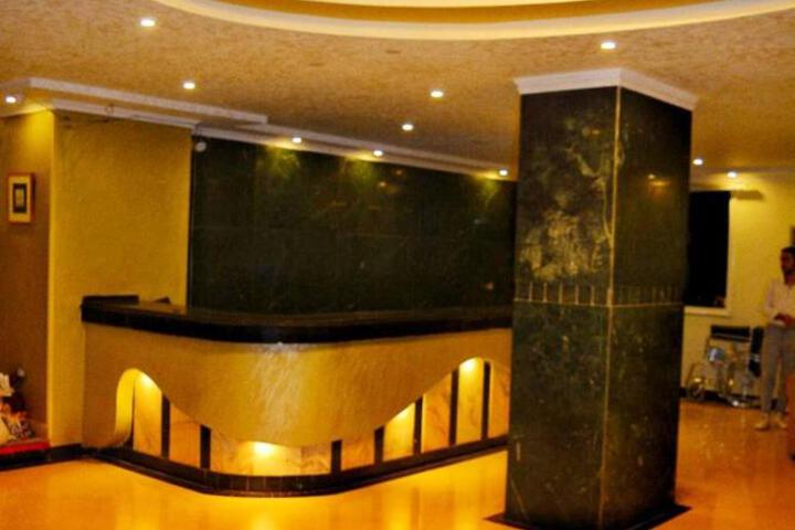 Boulevard Apartment Hotel