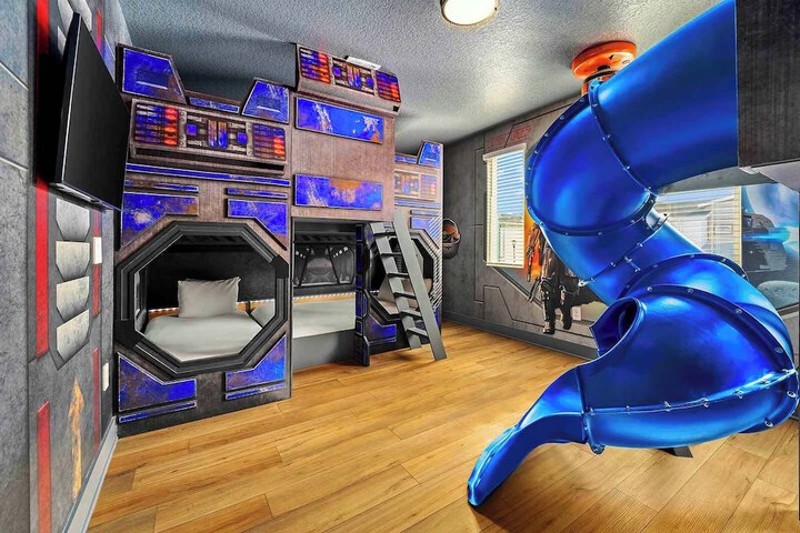 Children's theme room