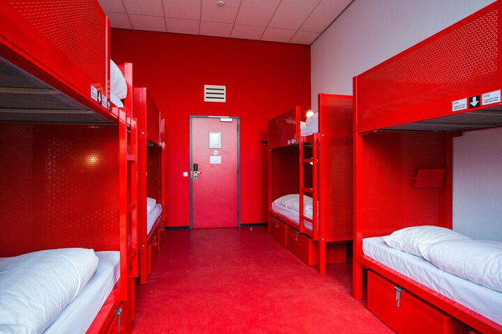 Room 16 of 53