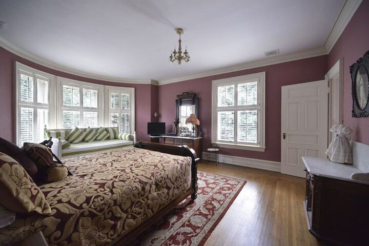 Room 22 of 46