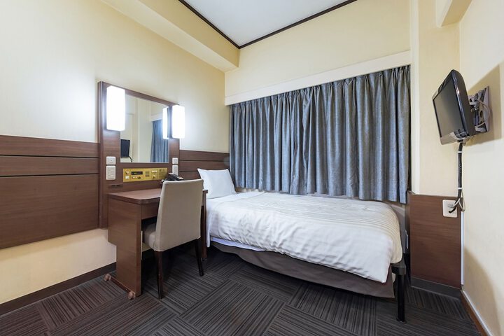Room 10 of 52