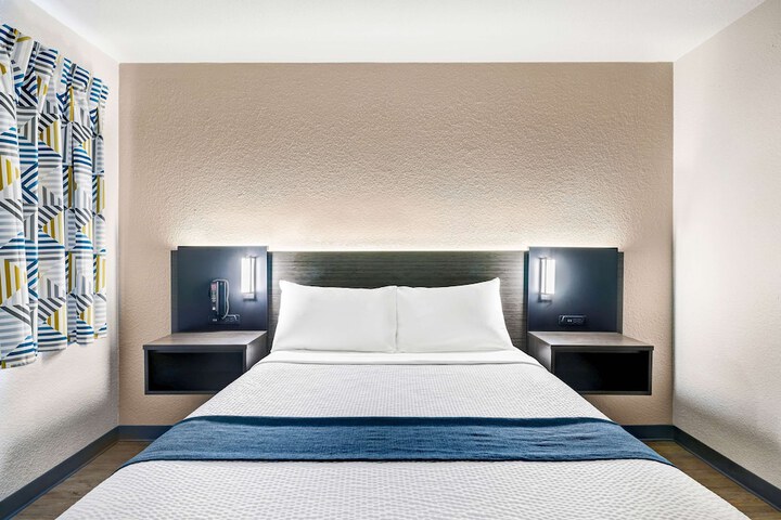 Room 5 of 36