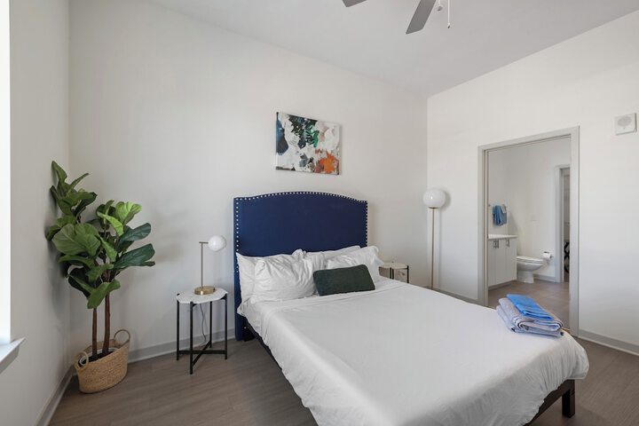 Room 20 of 136