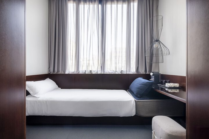 Room 30 of 61