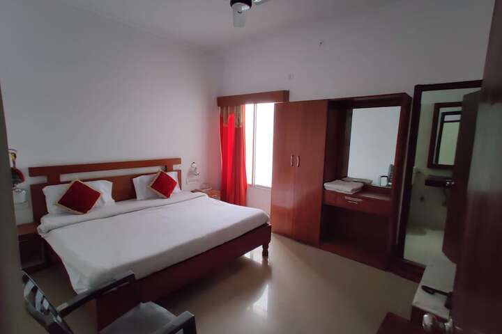 Room 26 of 46
