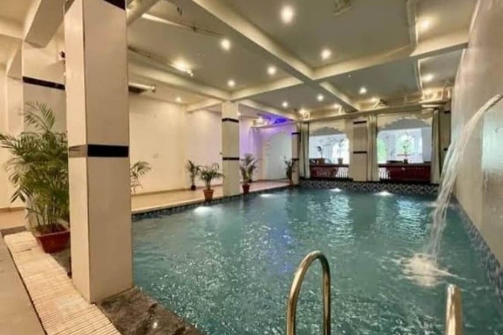 Pool 4 of 12