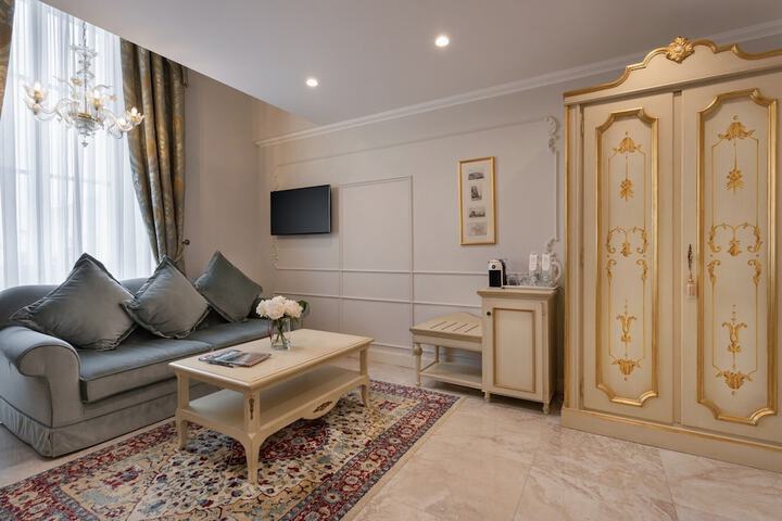Room 40 of 78