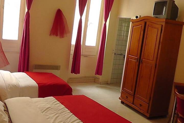 Room 3 of 7