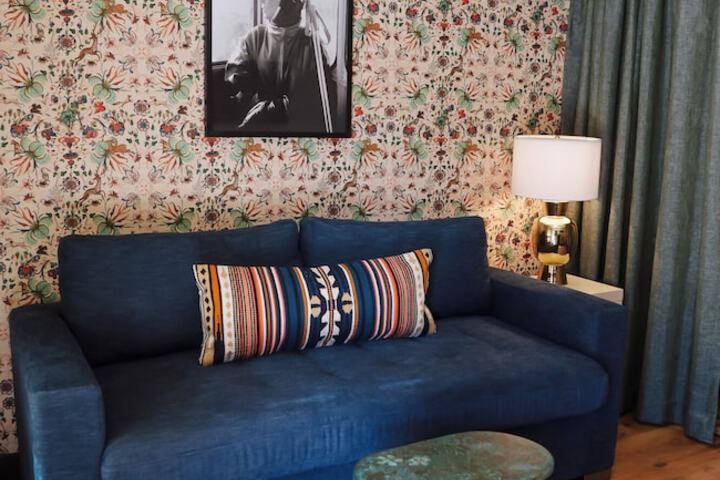 Room 2 of 41