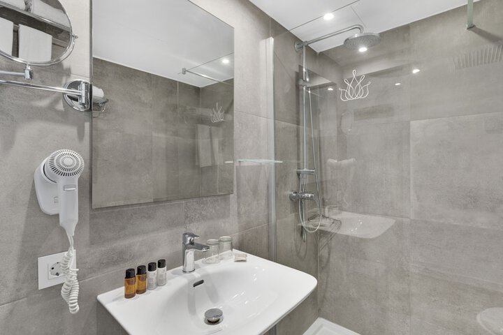 Bathroom Interior Photo