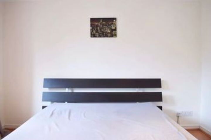 Room 5 of 16