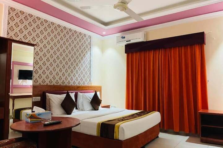 Room 6 of 21